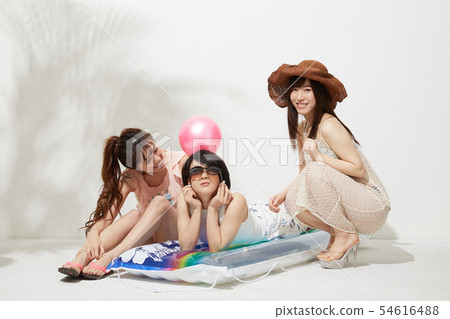 Summer resort summer girl model portrait Summer resort summer girl model portrait 54616488