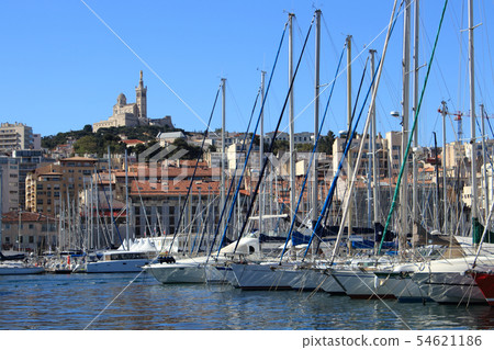The sea and the yacht and the blue sky The sea and the yacht and the blue sky 54621186