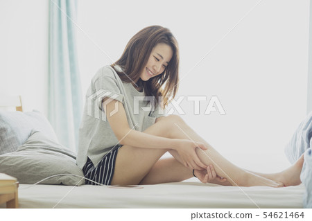 Young woman beauty Young woman beauty 54621464