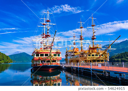 (Kanagawa Prefecture) Sightseeing boat on Lake Ashinoko (Kanagawa Prefecture) Sightseeing boat on Lake Ashinoko 54624915