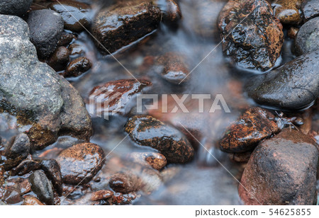 岩石流水 岩石流水 54625855