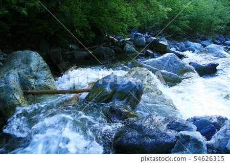 南阿爾卑斯山脈宮山帳篷縱向從Daimonzawa下降點到Narada Daimonzawa臨時橋 南阿爾卑斯山脈宮山帳篷縱向從Daimonzawa下降點到Narada Daimonzawa臨時橋 54626315