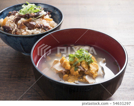 Boiled strawberry and firefly squid cooked with rice 54631297