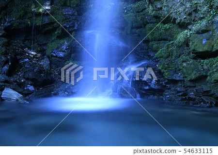 Biwa waterfall 54633115