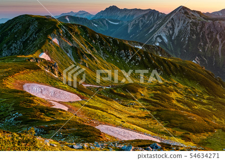 早晨出爐的三島Renka-dake，Mt. Haha-dake，Quartz-dake，從Mt. 54634271