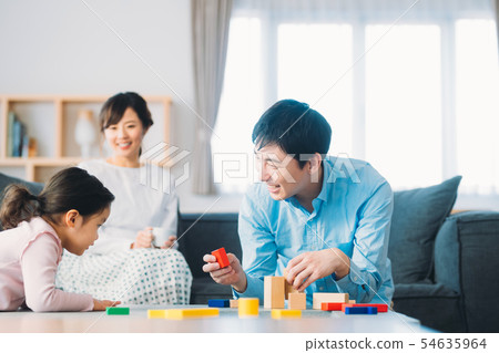 Living room young family 54635964