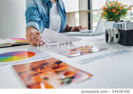 Asian advertising designer creative start-up team Asian advertising designer creative start-up team 54636700