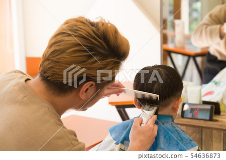 美髮師小孩剪 美髮師小孩剪 54636873