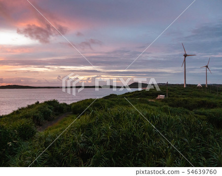 Okinawa Prefecture Miyakojima Nishihennazaki Morning glow Okinawa Prefecture Miyakojima Nishihennazaki Morning glow 54639760