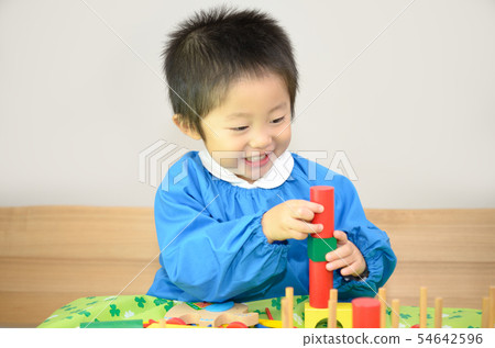 一個孩子 54642596