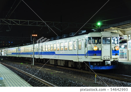 北陸幹線，在滋賀站停靠的普通列車（455系列） 54642993