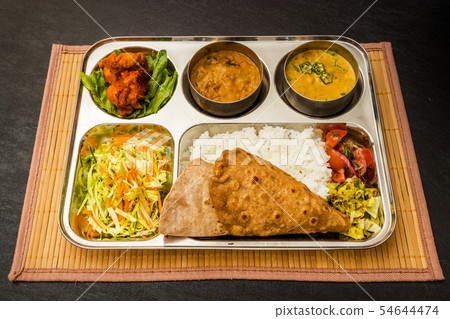 Spicy curry rice Curry and rice 54644474