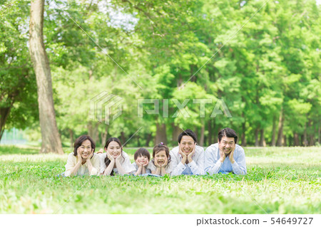 Three generation family image fresh green cheek cane Three generation family image fresh green cheek cane 54649727