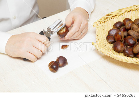 Chestnut peel Chestnut peel 54650265