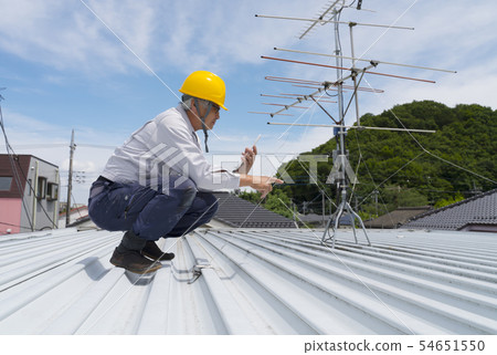 Building Roof Inspection worker Exterior wall painting Reform 54651550
