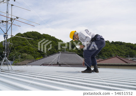 Building Roof Inspection worker Exterior wall painting Reform 54651552