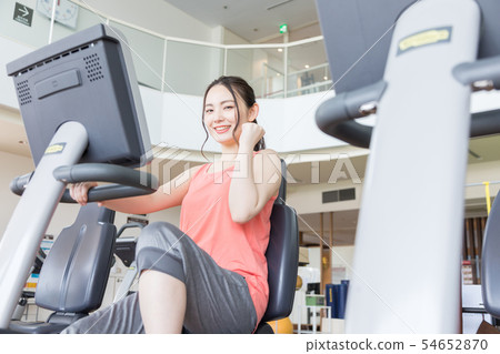 Fitness gym gym bike bike woman Fitness gym gym bike bike woman 54652870