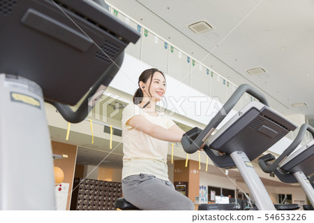 Fitness gym gym bike bike woman Fitness gym gym bike bike woman 54653226