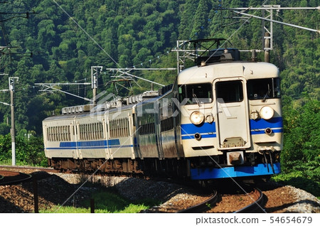 Ordinary trains running on the Hokuriku Main Line, between Tsubuchi and Akari Mandara (Series 455) Ordinary trains running on the Hokuriku Main Line, between Tsubuchi and Akari Mandara (Series 455) 54654679
