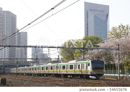 Takasaki Line E233 series that passes Kawaguchi Kawaguchi Station in spring 54655676