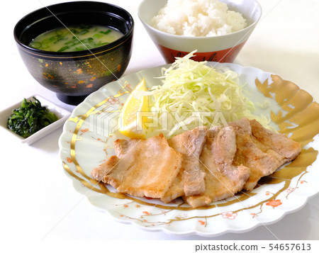 pork meat belly set meal yakiniku yakiniku ginger grill meal meal miso soup misoshiru rice cabbage cabbage culinary delight dish dinner 54657613