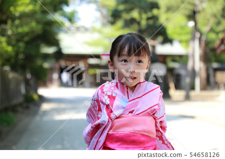 Yukata (Summer Festival Bon Odori Event Event Tradition Japanese Kimono Girls Girls Culture Childcare Parenting Parenting Kids Kimono Temple) 54658126