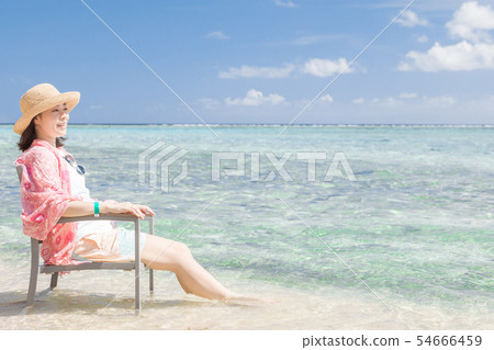 海外旅遊中女度假海 54666459