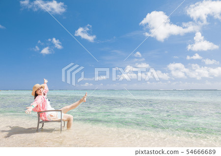 海外旅遊中女度假海 54666689