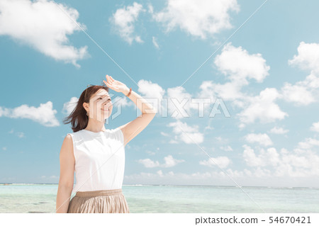 婦女秀麗秀麗skincare海天空紫外 婦女秀麗秀麗skincare海天空紫外 54670421
