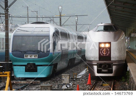 Series 251 and system 651 at Izukyu Shimoda Station 54673769