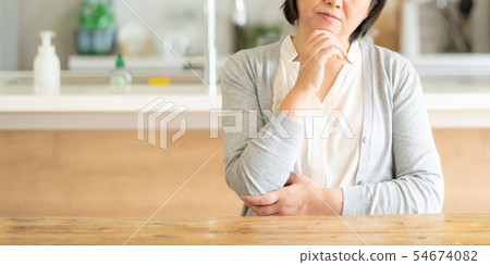 中年婦女 54674082