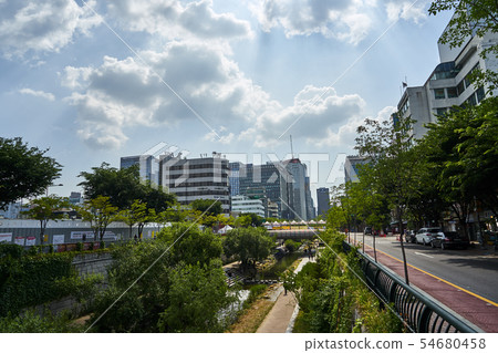 Daytime walk along Cheonggyecheon Stream Daytime walk along Cheonggyecheon Stream 54680458