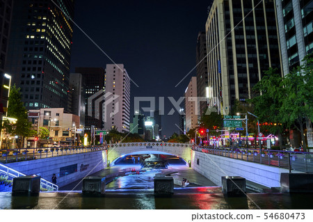 Night scenery walked along Cheonggyecheon Stream Night scenery walked along Cheonggyecheon Stream 54680473