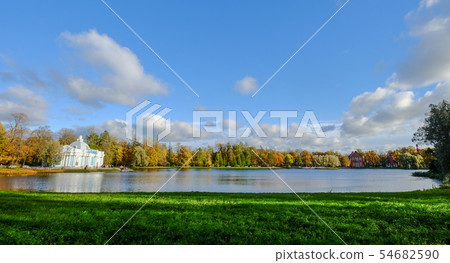 Golden autumn on the lake in sunny day 54682590