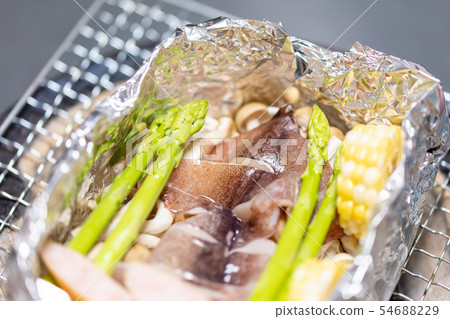 Foil grilled, wrapped grilled, BBQ, bbq, charcoal grilled, grilled, bincho charcoal, seven rings, camping, food, charcoal 54688229