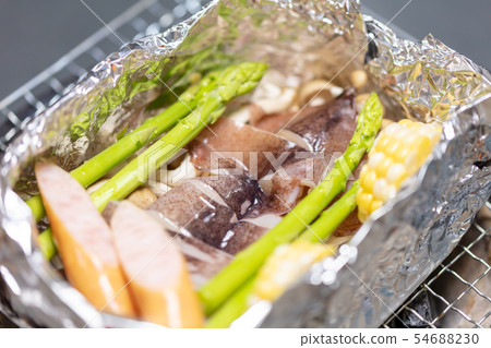 Foil grilled, wrapped grilled, BBQ, bbq, charcoal grilled, grilled, bincho charcoal, seven rings, camping, food, charcoal 54688230