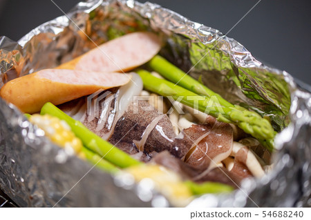 Foil grilled, wrapped grilled, BBQ, bbq, charcoal grilled, grilled, bincho charcoal, seven rings, camping, food, charcoal 54688240