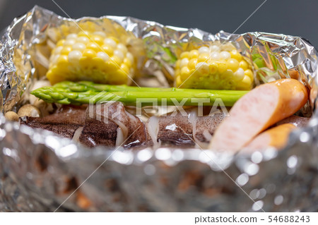 Foil grilled, wrapped grilled, BBQ, bbq, charcoal grilled, grilled, bincho charcoal, seven rings, camping, food, charcoal 54688243