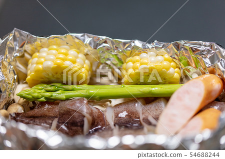 Foil grilled, wrapped grilled, BBQ, bbq, charcoal grilled, grilled, bincho charcoal, seven rings, camping, food, charcoal 54688244