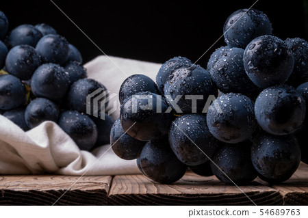 Large-grained grape Nakano purple Large-grained grape Nakano purple 54689763