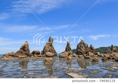 橋樑堆岩石處於低潮中吉野熊野國家公園 54690119