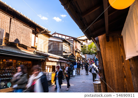 《Kyoto Prefecture》Nenenzaka / Kiyomizu Temple approach 《Dusk》 54690911