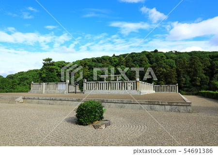 Ojin Emperor's Mausoleum 54691386