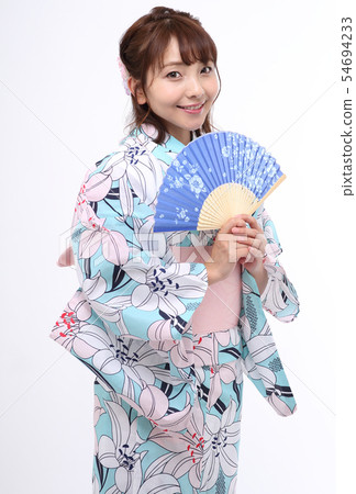 一個女人穿著浴衣 一個女人穿著浴衣 54694233