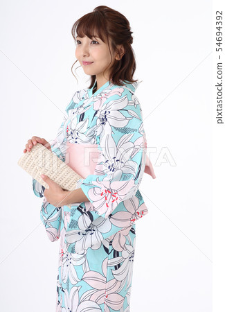 一個女人穿著浴衣 一個女人穿著浴衣 54694392