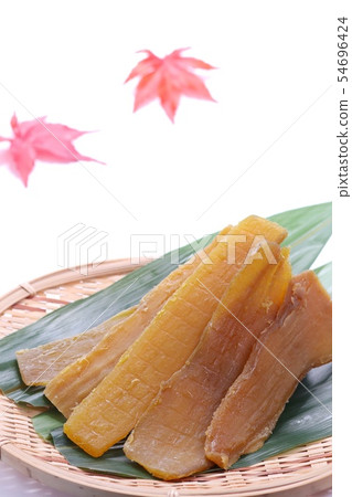 Dried potato  54696424