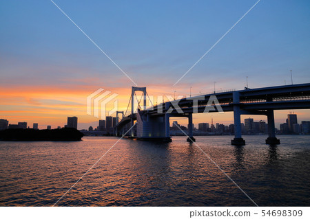 Sunset view of the seaside Tokyo Sunset view of the seaside Tokyo 54698309