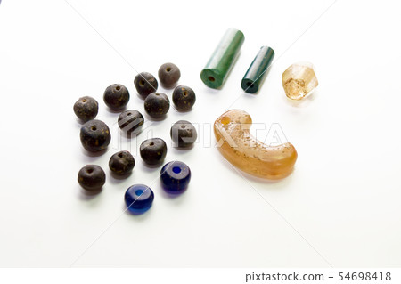 Old tomb necklaces and accessories. Jade ball, tube ball, glass ball, cut ball 54698418