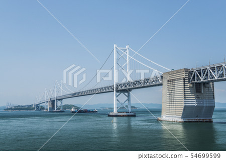 從香川縣坂出市看晴朗的瀨戶橋 54699599