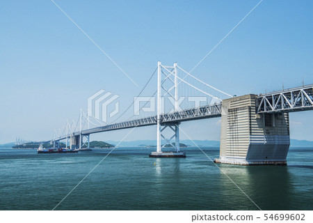 從香川縣坂出市看晴朗的瀨戶橋 54699602